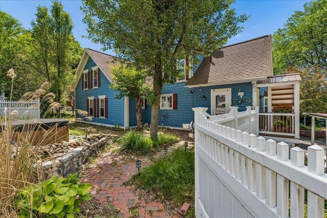 564 River Road, Manchester, NH 03104