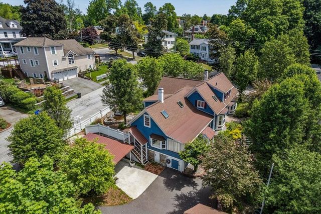 564 River Road, Manchester, NH 03104