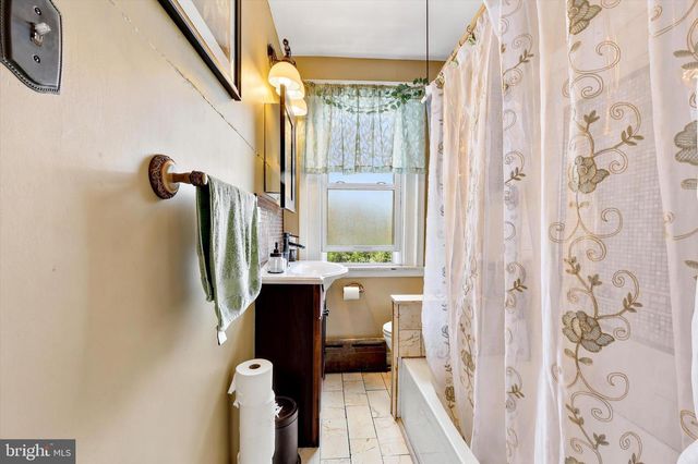 209 AMOSLAND RD, Holmes, PA 19043