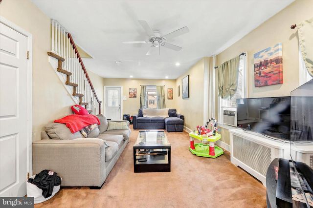 209 AMOSLAND RD, Holmes, PA 19043