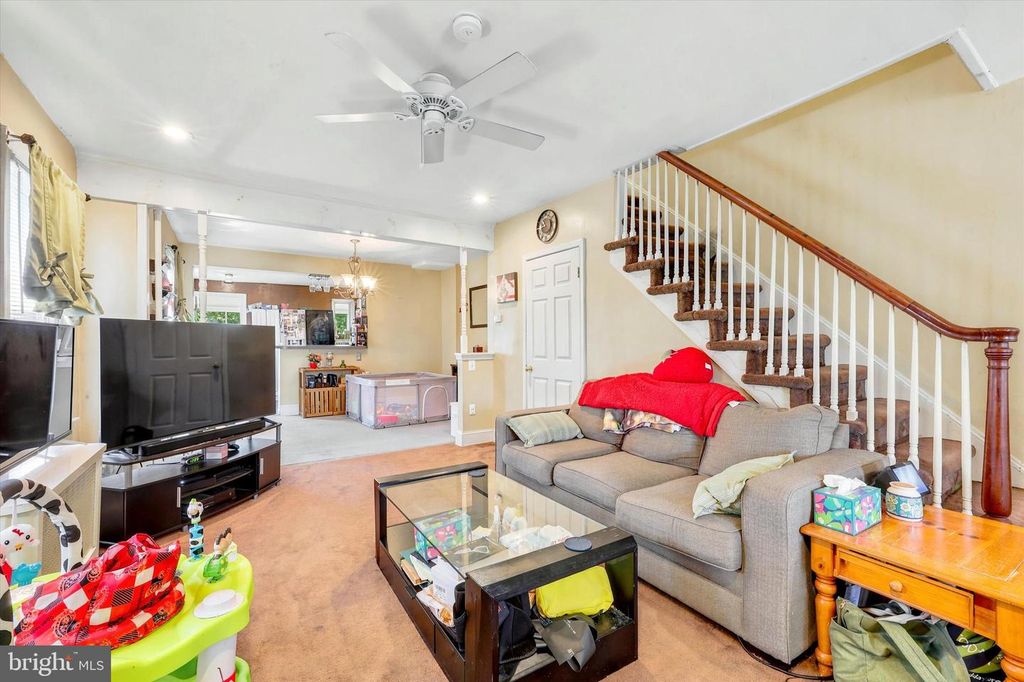 209 AMOSLAND RD, Holmes, PA 19043