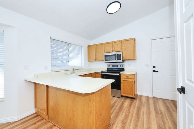 7165 S CALLIE DR, West Jordan, UT 84084