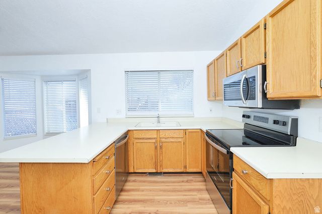 7165 S CALLIE DR, West Jordan, UT 84084