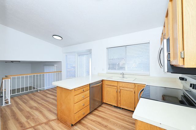 7165 S CALLIE DR, West Jordan, UT 84084