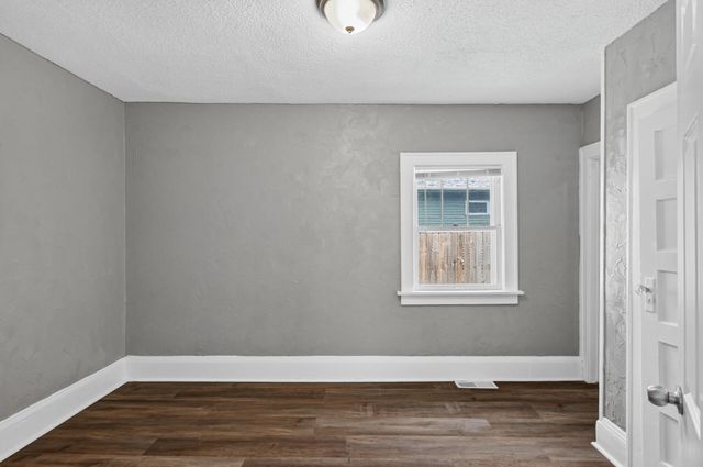 1154 Lawson Avenue E, Saint Paul, MN 55106