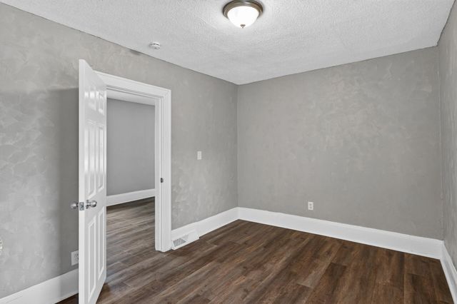 1154 Lawson Avenue E, Saint Paul, MN 55106