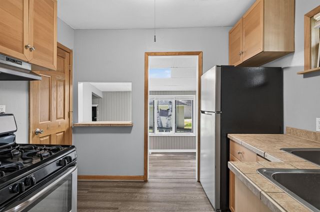 1154 Lawson Avenue E, Saint Paul, MN 55106