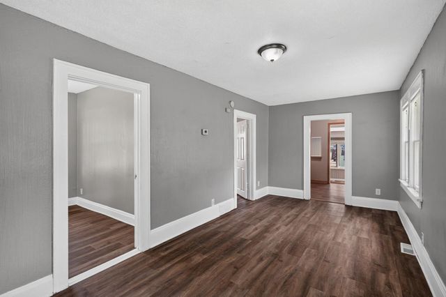 1154 Lawson Avenue E, Saint Paul, MN 55106
