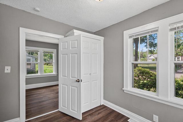 1154 Lawson Avenue E, Saint Paul, MN 55106