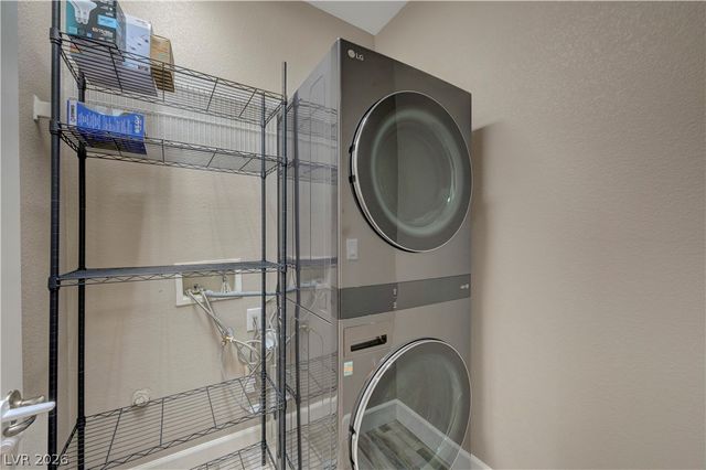 9313 Night Mesa Street, Las Vegas, NV 89178