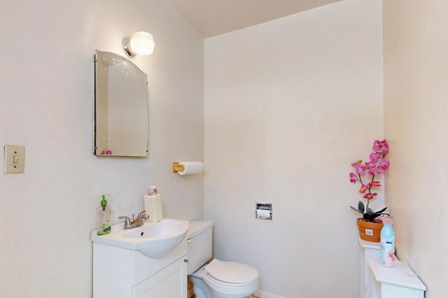 115 DALLAS Street SE, Albuquerque, NM 87108