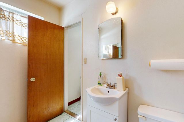 115 DALLAS Street SE, Albuquerque, NM 87108