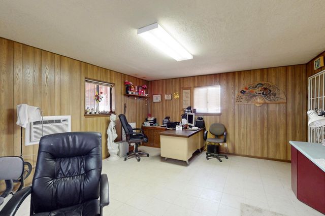 115 DALLAS Street SE, Albuquerque, NM 87108