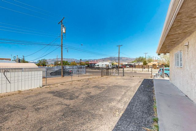 115 DALLAS Street SE, Albuquerque, NM 87108