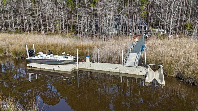 106 Windlass Way, Aurora, NC 27806