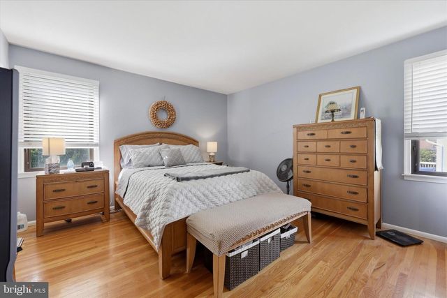 2 GLACIER DR, Cinnaminson, NJ 08077