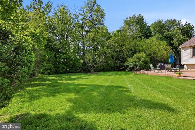 2 GLACIER DR, Cinnaminson, NJ 08077