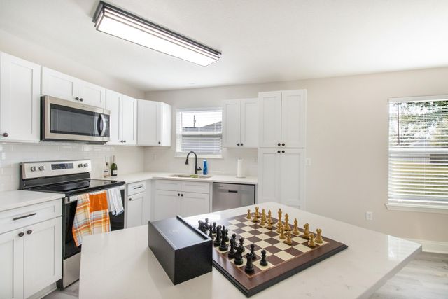 5374 Highview Drive, Crestview, FL 32539