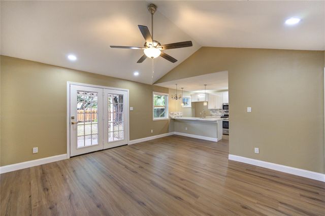 1921 Ripple Creek Drive, Rosenberg, TX 77471