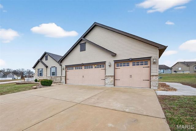 253 Austin Oaks Drive, Moscow Mills, MO 63362