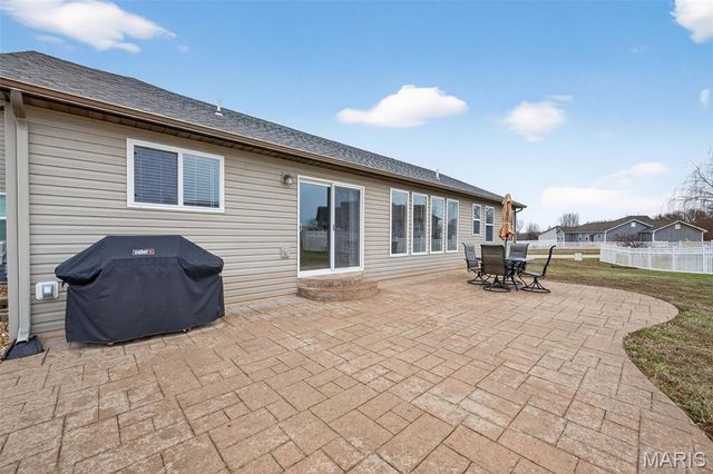 253 Austin Oaks Drive, Moscow Mills, MO 63362