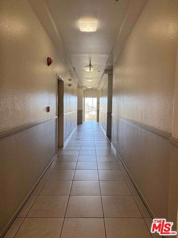 19350 Sherman Way 318, Los Angeles, CA 91335