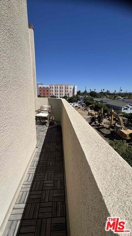 19350 Sherman Way 318, Los Angeles, CA 91335