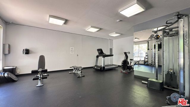 19350 Sherman Way 318, Los Angeles, CA 91335