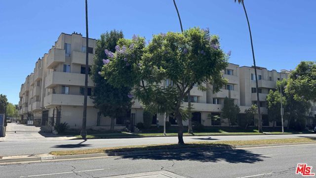 19350 Sherman Way 318, Los Angeles, CA 91335