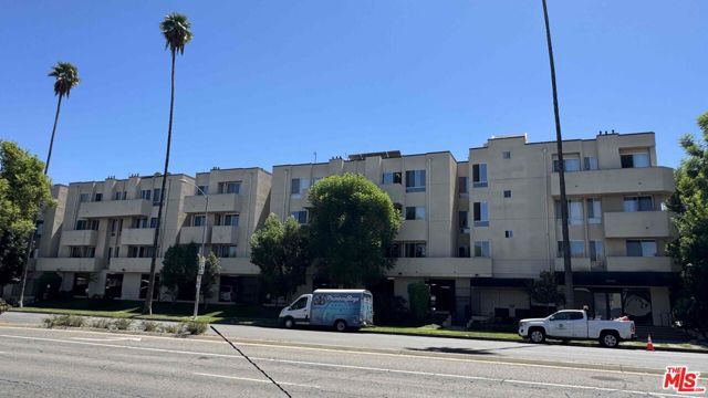 19350 Sherman Way 318, Los Angeles, CA 91335