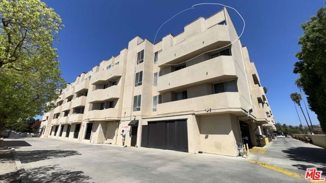 19350 Sherman Way 318, Los Angeles, CA 91335