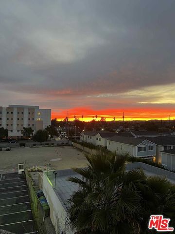 19350 Sherman Way 318, Los Angeles, CA 91335
