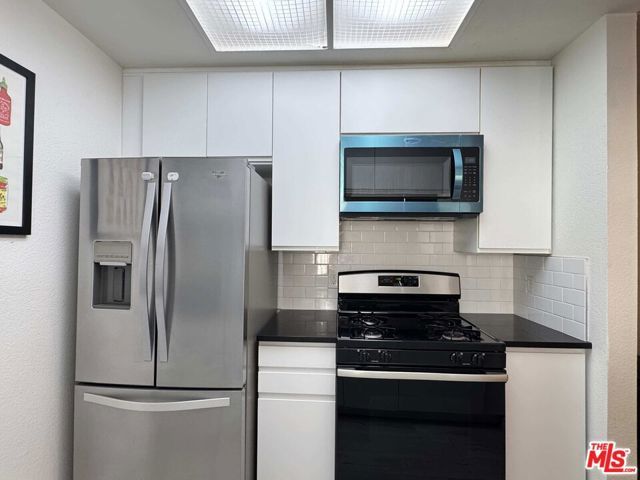 19350 Sherman Way 318, Los Angeles, CA 91335