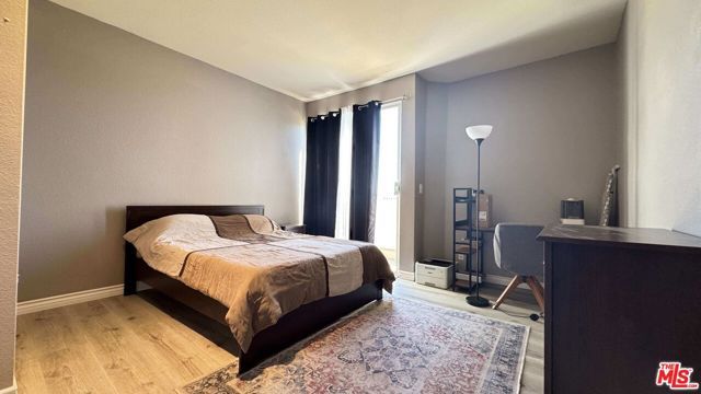 19350 Sherman Way 318, Los Angeles, CA 91335