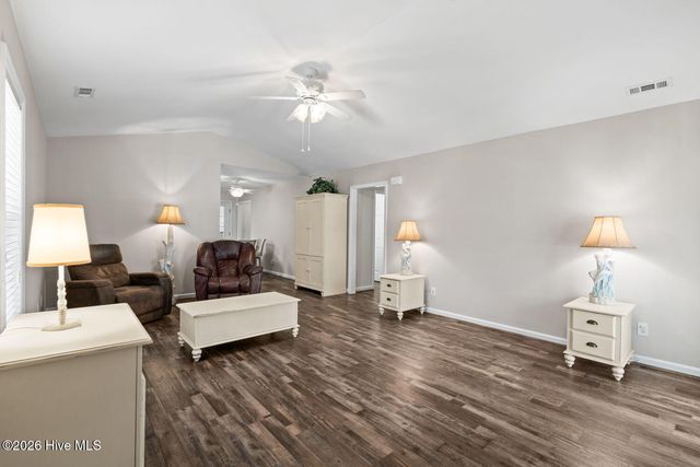 112 SE 12th Street, Oak Island, NC 28465