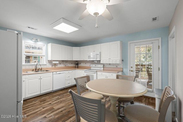 112 SE 12th Street, Oak Island, NC 28465