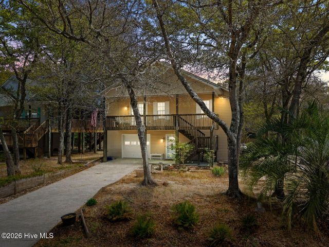 112 SE 12th Street, Oak Island, NC 28465