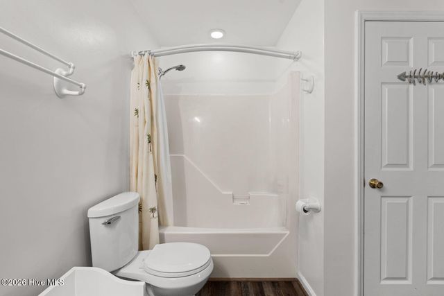 112 SE 12th Street, Oak Island, NC 28465