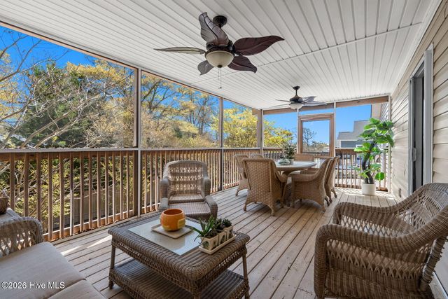 112 SE 12th Street, Oak Island, NC 28465