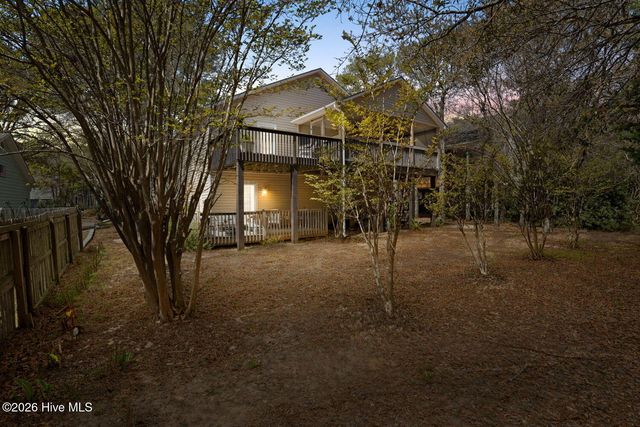 112 SE 12th Street, Oak Island, NC 28465