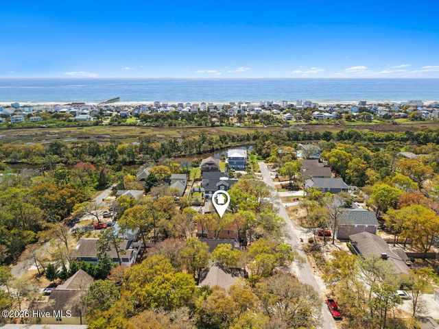 112 SE 12th Street, Oak Island, NC 28465