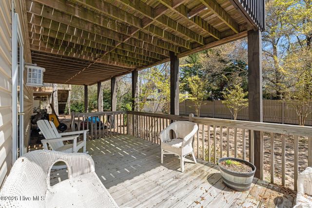 112 SE 12th Street, Oak Island, NC 28465