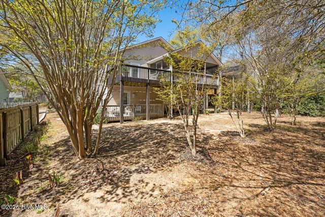 112 SE 12th Street, Oak Island, NC 28465