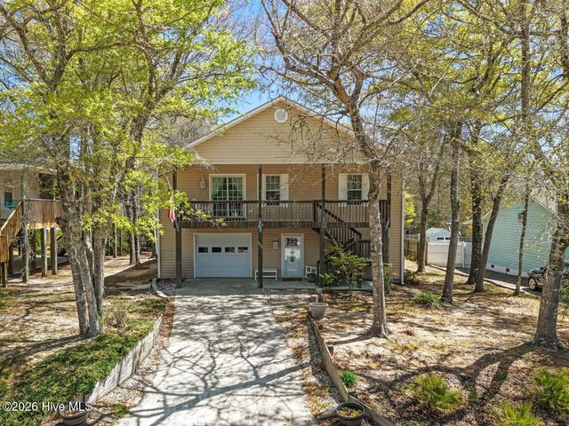 112 SE 12th Street, Oak Island, NC 28465