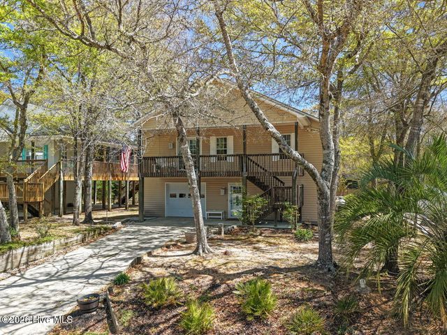 112 SE 12th Street, Oak Island, NC 28465