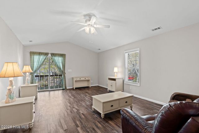 112 SE 12th Street, Oak Island, NC 28465