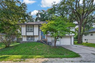 302 N Clark Street, Kearney, MO 64060