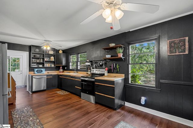 131 B D Johnston Road, Central, SC 29630