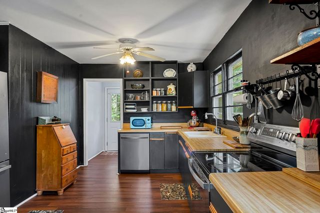 131 B D Johnston Road, Central, SC 29630