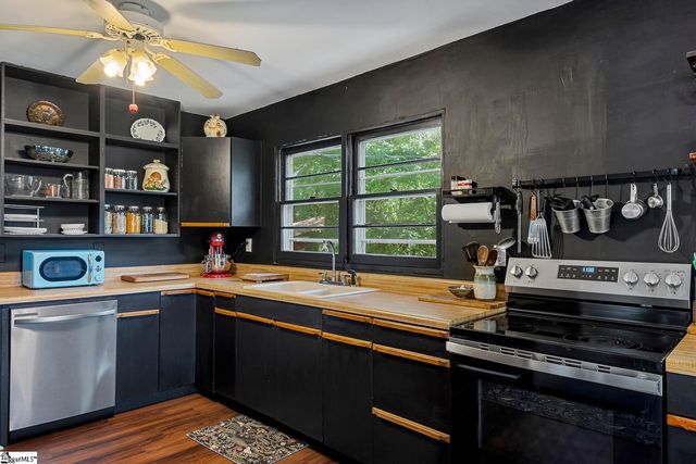 131 B D Johnston Road, Central, SC 29630